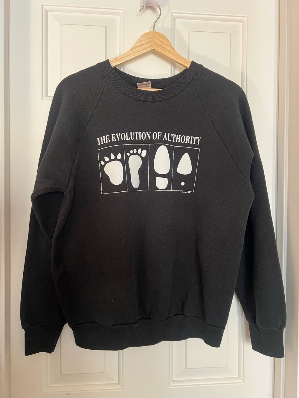 Vintage Black Graphic Crewneck Sweatshirt - The Evolution of Authority